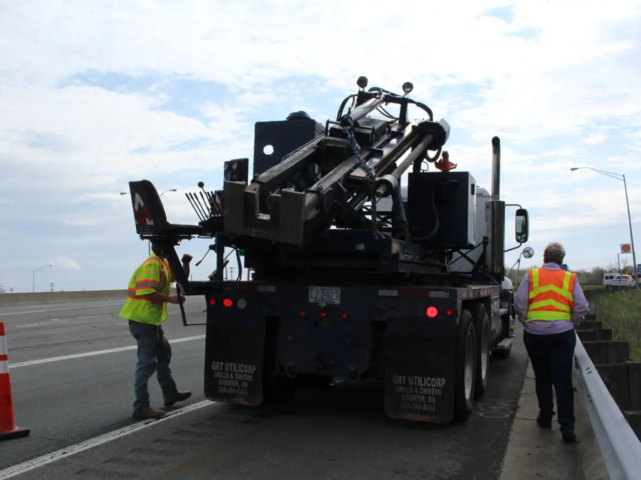 Traffic surveillance in Vladivostok augmented by 9 cameras, aimed at monitoring traffic rule...