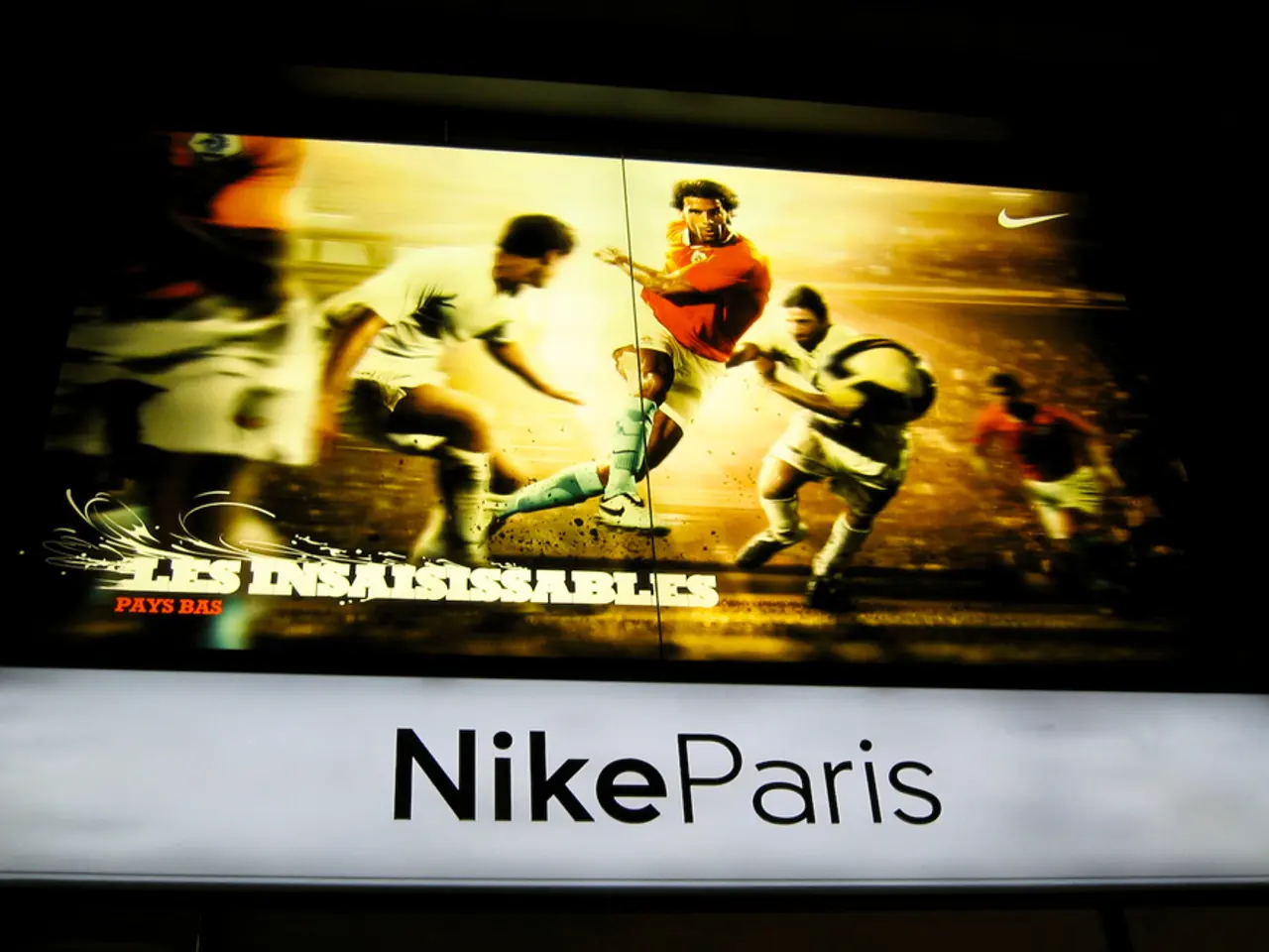 AI-powered Copilot's screen-sharing and chat functionality is now under examination on Windows 11,...