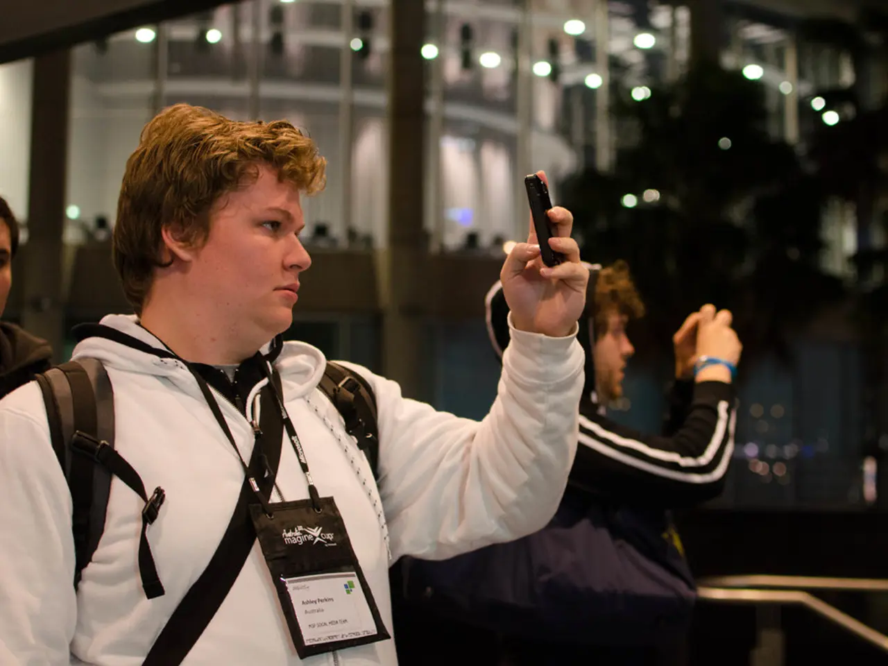 Instagram's new location sharing feature stirs debates over user privacy