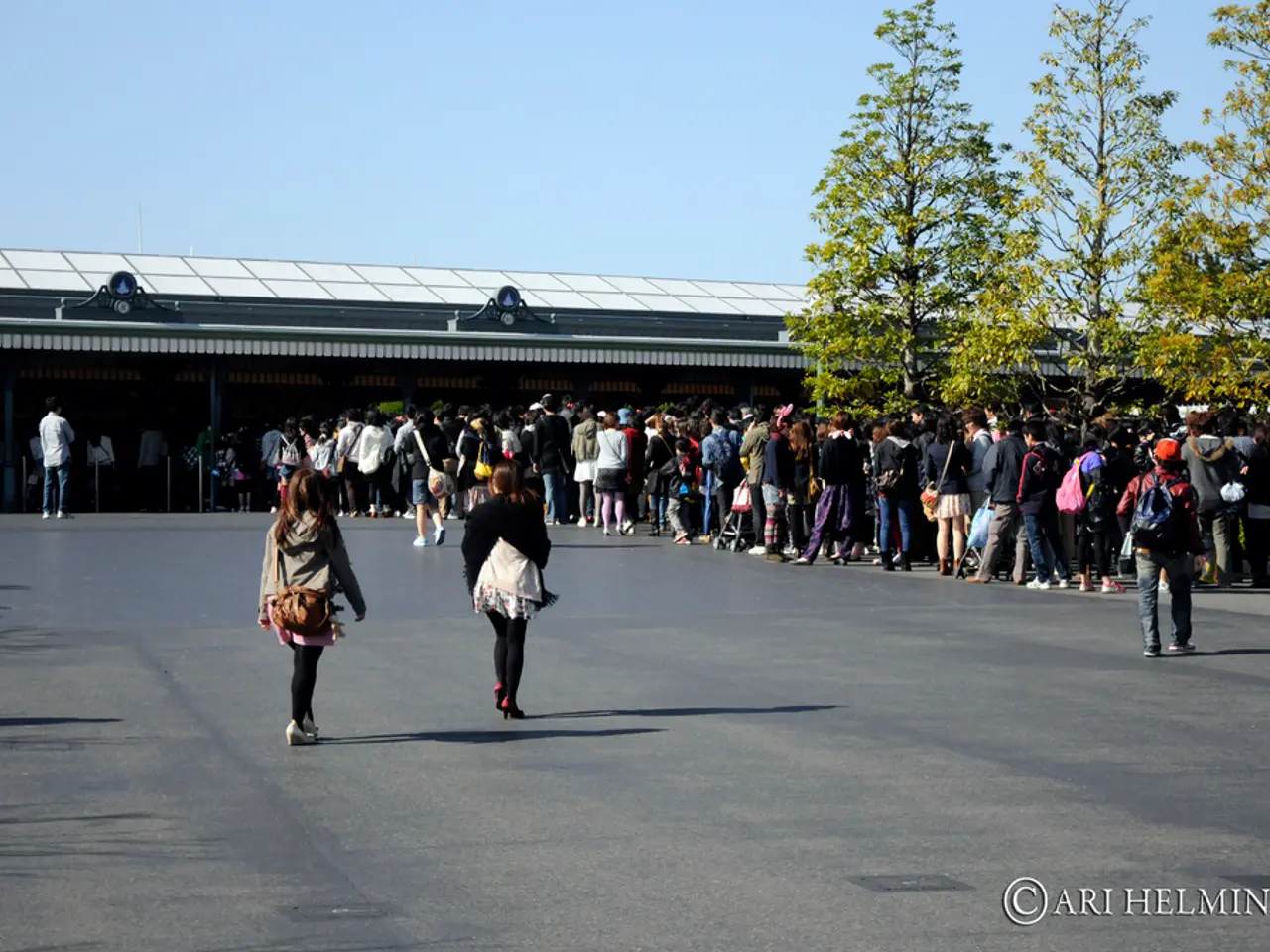 "ETH Unstaking Queue Criticism Dismissed by Vitalik Buterin in light of security agreement"