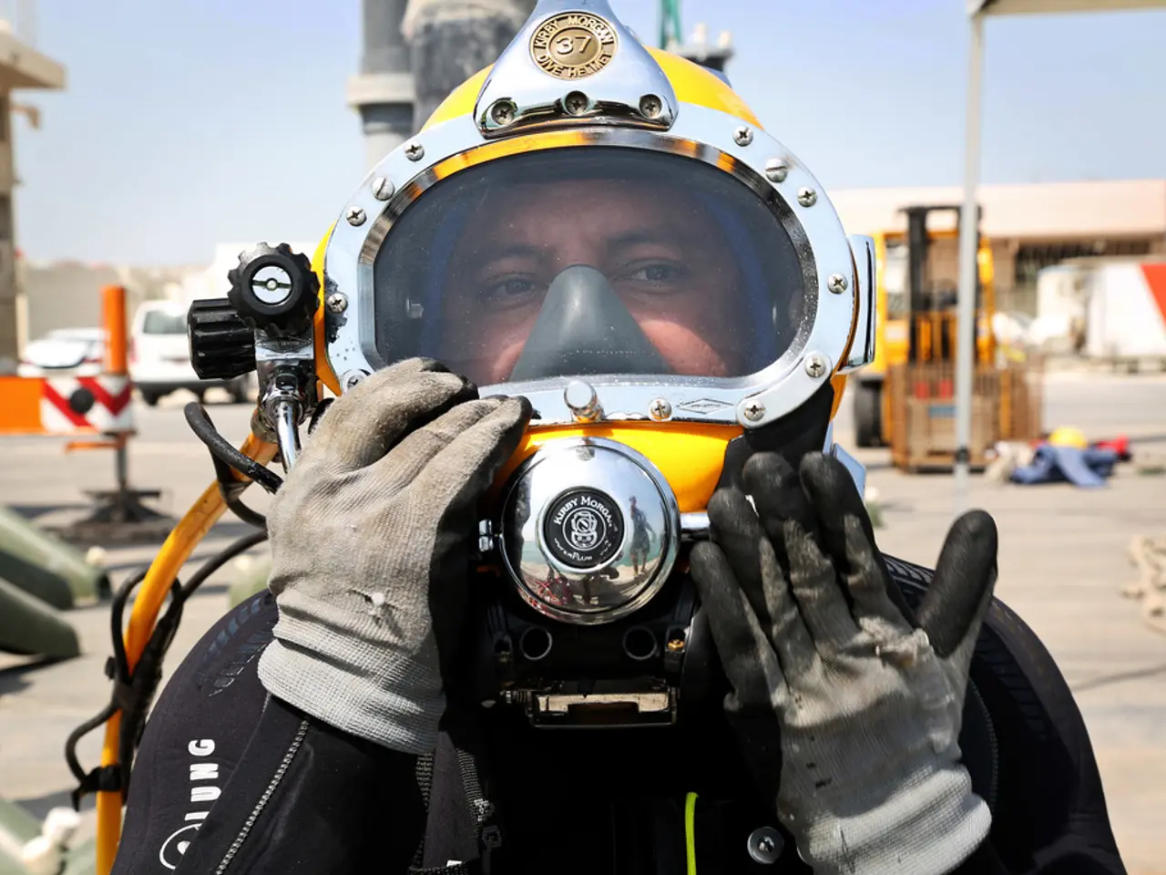 Chinese company invents temperature-resistant fabric capable of withstanding extreme heat of 2,192...