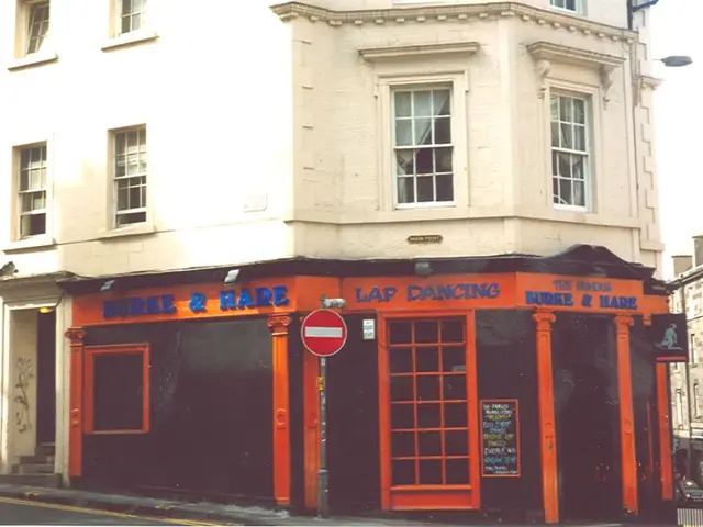 Unreachable by telephone: Ulla Klinger Halle