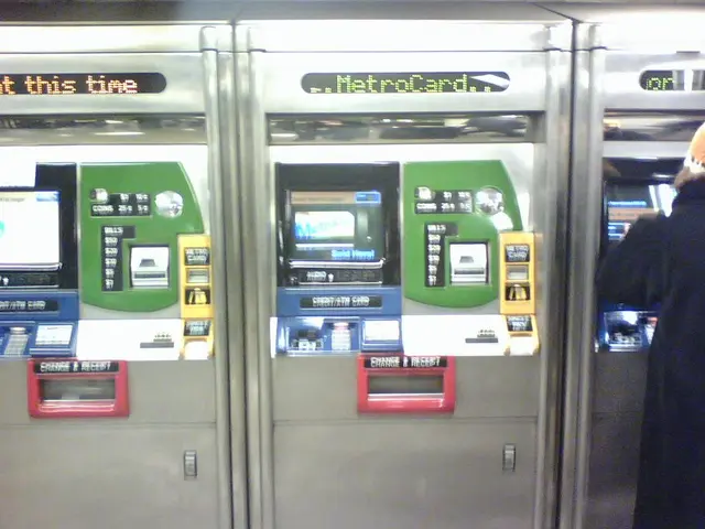 Gigantic Digital Display Aids in Eco-Friendly Operations of Reverse Vending Machines