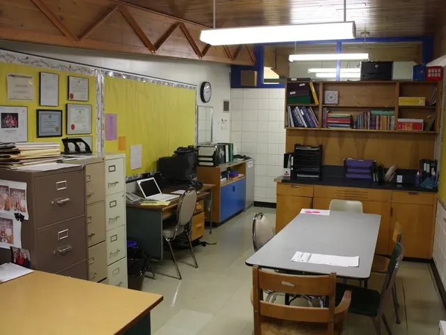 Techniques in CSS and JavaScript for Crafting Adherent Elements