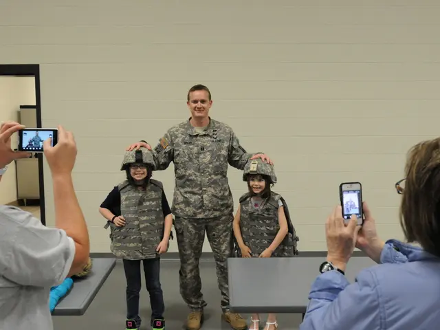 Smaller Cell Phones are on the Rise, as showcased by Fiete