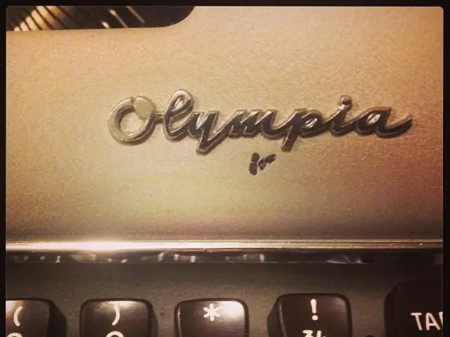 Moon's Deceptive Illusion: The Case of the Selectric