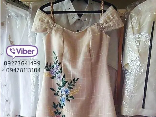 Web3-inspired hues are set to debut through the collaboration between Stepn and Pantone.