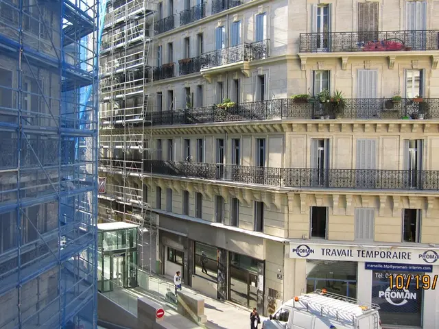 Right side it's a very big building. In the down side it looks like a store. In the left side...